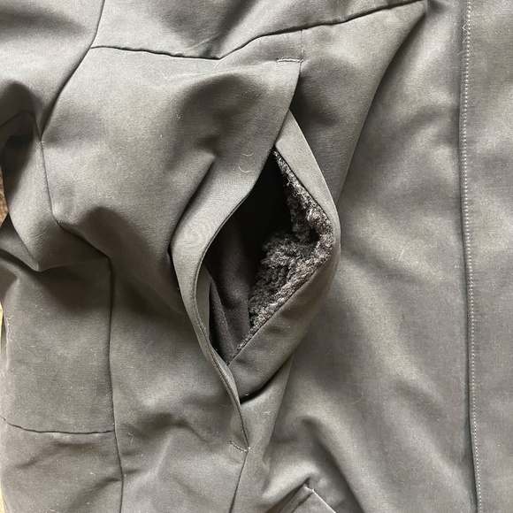 Lululemon Fleece‑Lined Insulated Coat – Black, M | New With Tags - Picture 4 of 16